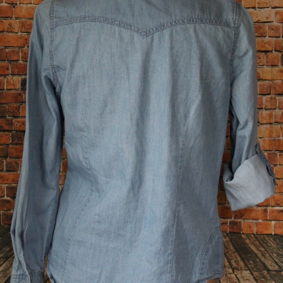 Red Tulips Chambray shirt - Picture 2 of 5